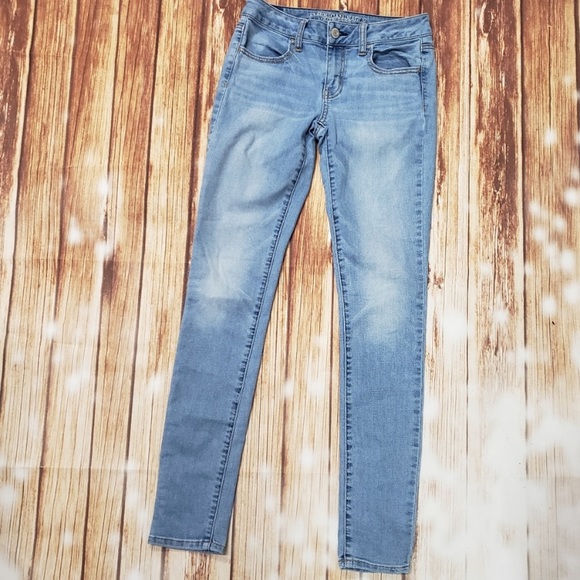 American Eagle Light Wash Stretchy Jeggings Jeans - Picture 3 of 9